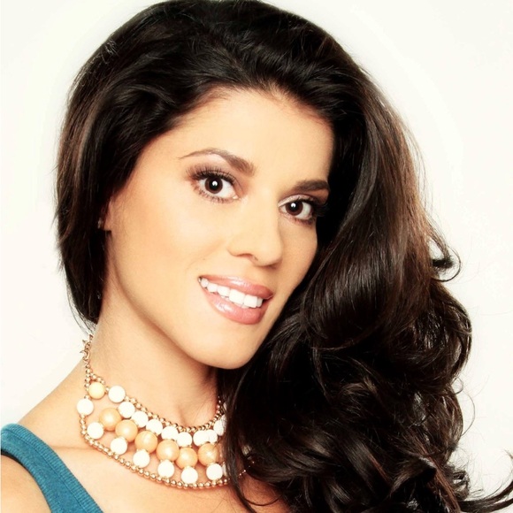 Meet your Posher, Sharon - Picture 1 of 2